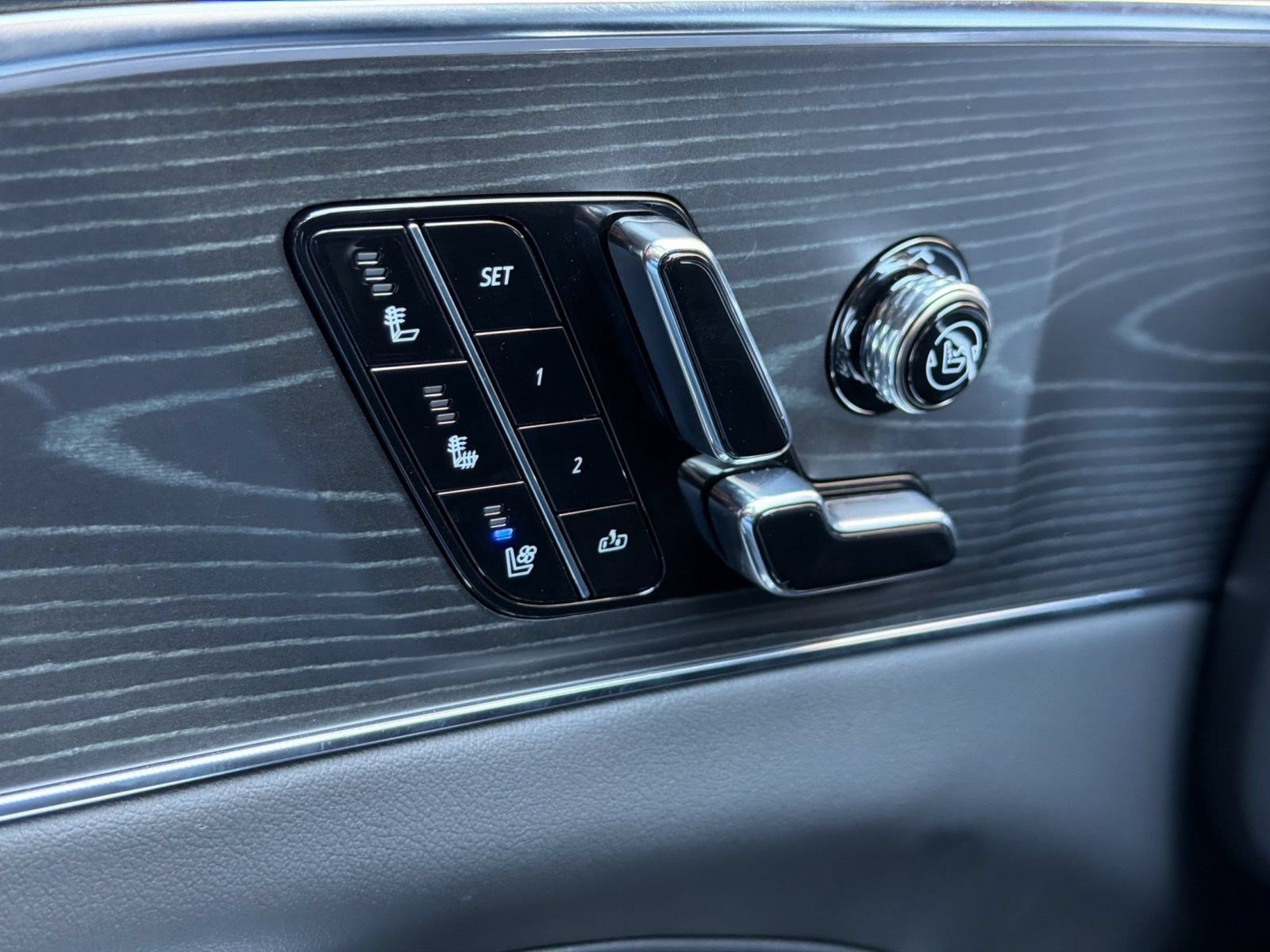 New 2026 Cadillac Lyriq V AWD/4WD image 15