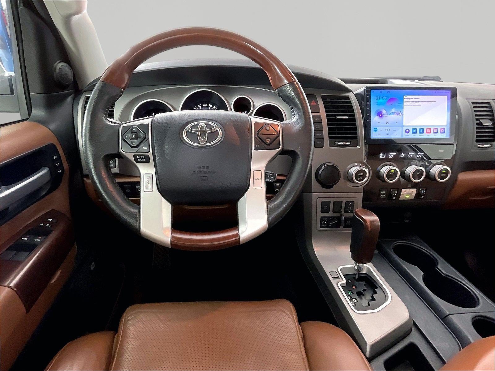 Used 2017 Toyota Sequoia Platinum RWD image 8