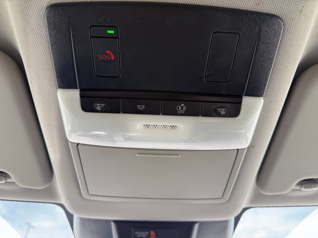 Used 2022 Nissan Rogue SV FWD image 15