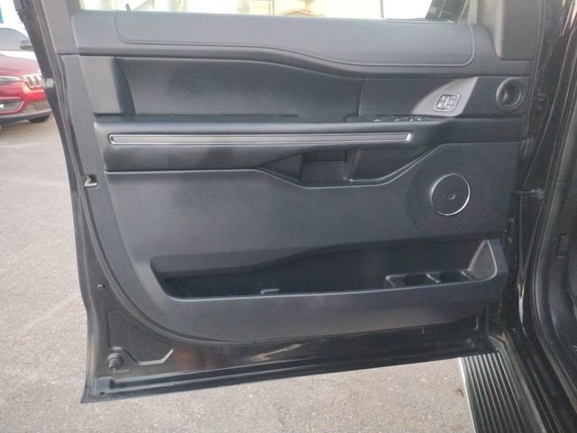 Used 2020 Ford Expedition XLT w/ Equipment Group 202A AWD/4WD image 14