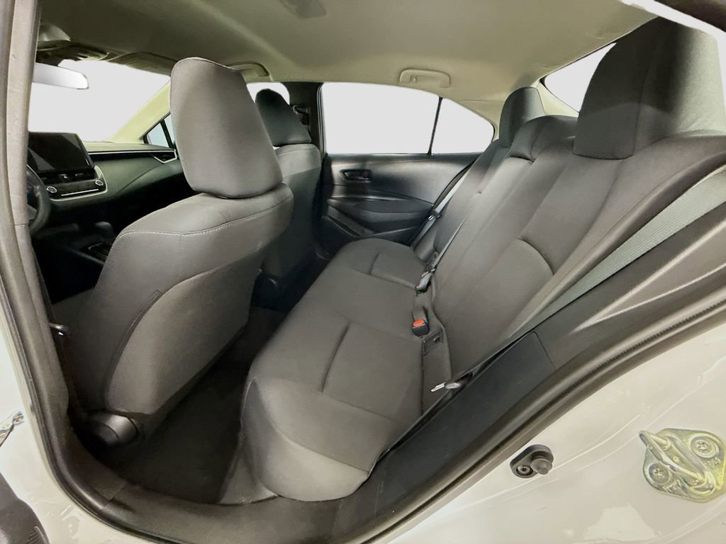 Used 2025 Toyota Corolla LE FWD image 17