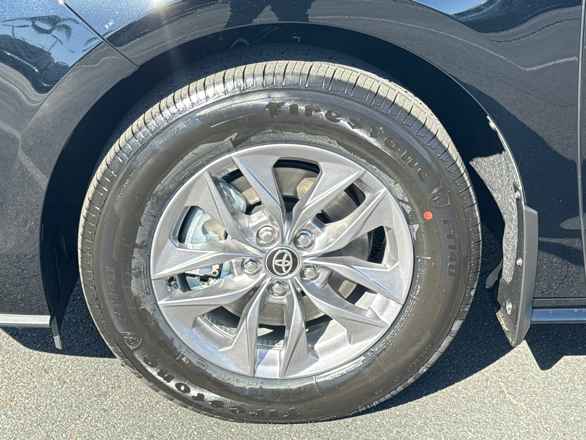 New 2026 Toyota Sienna XLE image 4