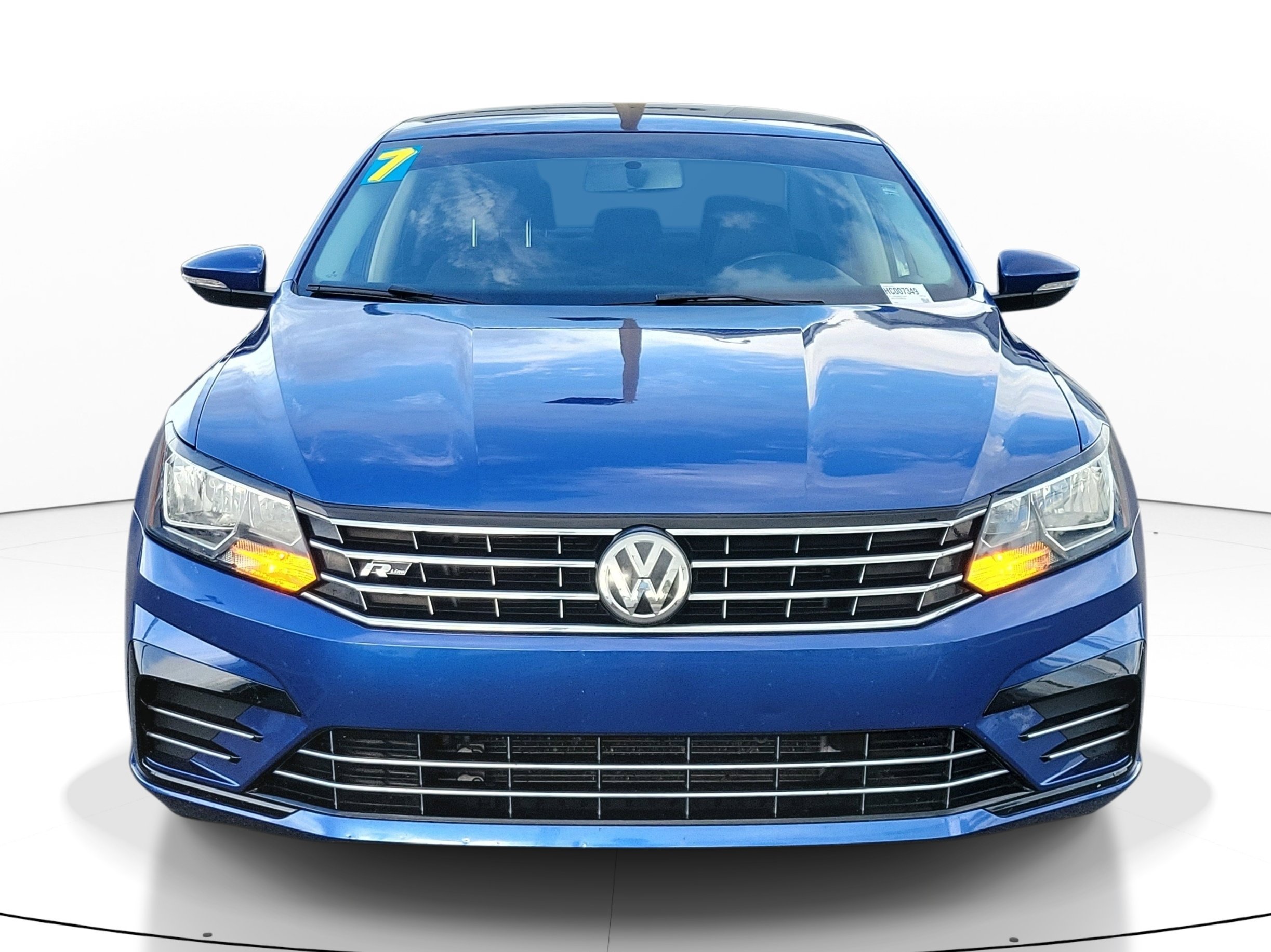 Used 2017 Volkswagen Passat 1.8T R-Line FWD image 2