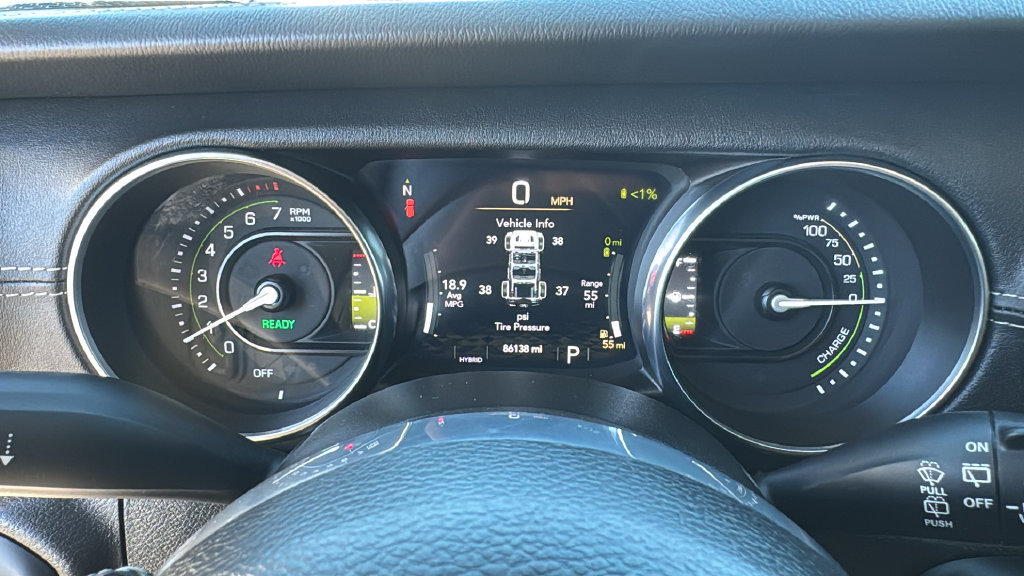 Used 2023 Jeep Wrangler Unlimited Sahara AWD/4WD image 32