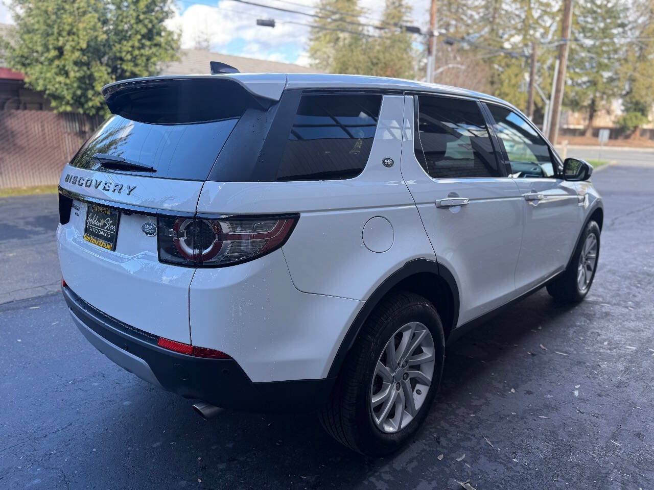 Used 2019 Land Rover Discovery Sport HSE AWD/4WD image 4