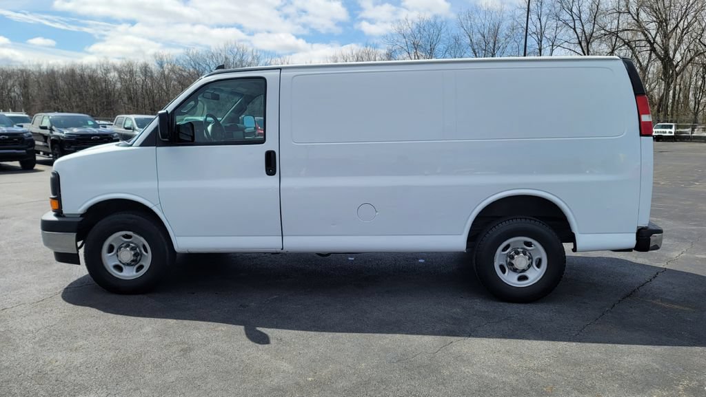 Used 2017 GMC Savana 2500 RWD image 7
