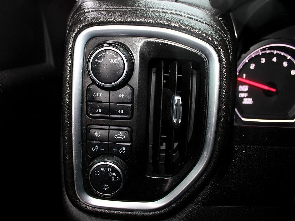 Used 2022 Chevrolet Silverado 1500 RST image 12