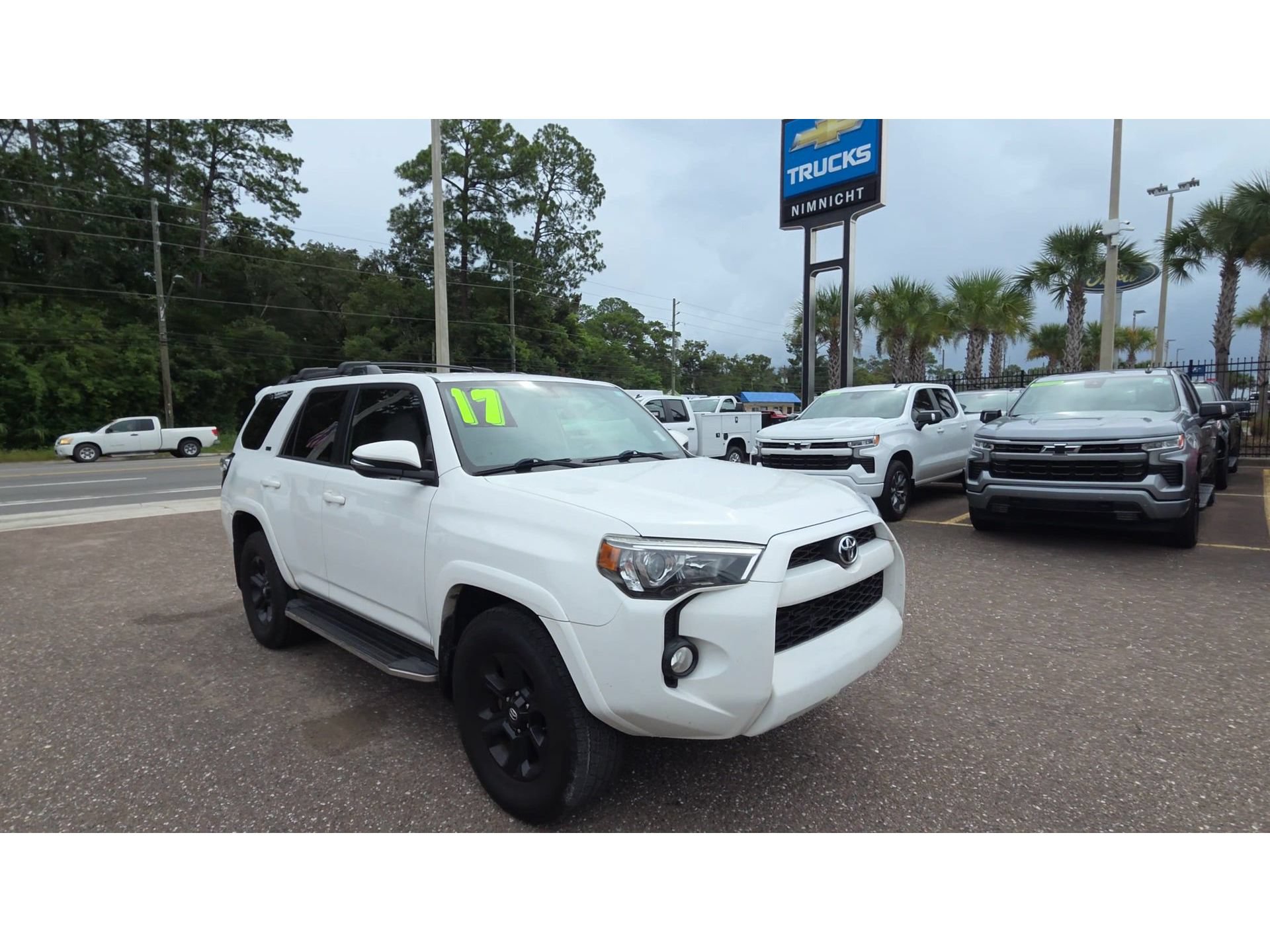 Used 2017 Toyota 4Runner SR5 Premium RWD image 2