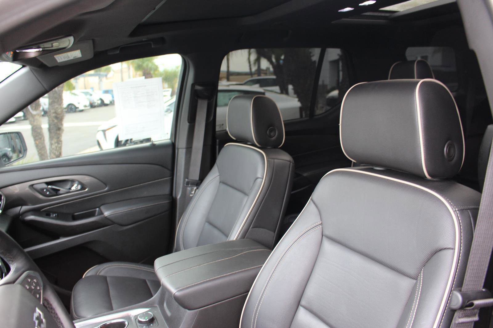 Used 2023 Chevrolet Traverse Premier w/ Redline Edition image 17