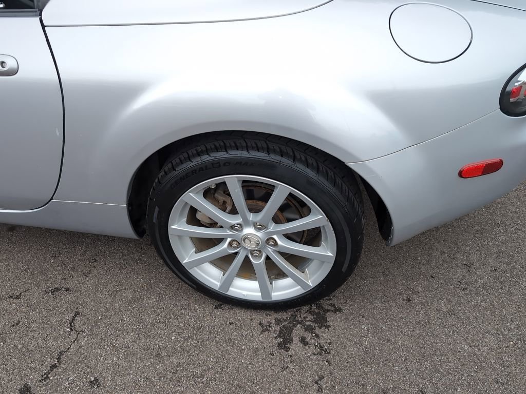 Used 2008 MAZDA MX-5 Miata Grand Touring w/ Premium Pkg RWD image 11