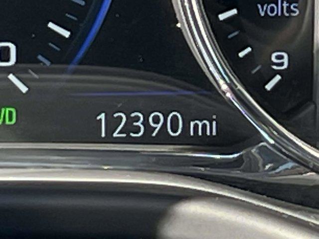 Used 2023 GMC Acadia AT4 w/ Technology Package image 25