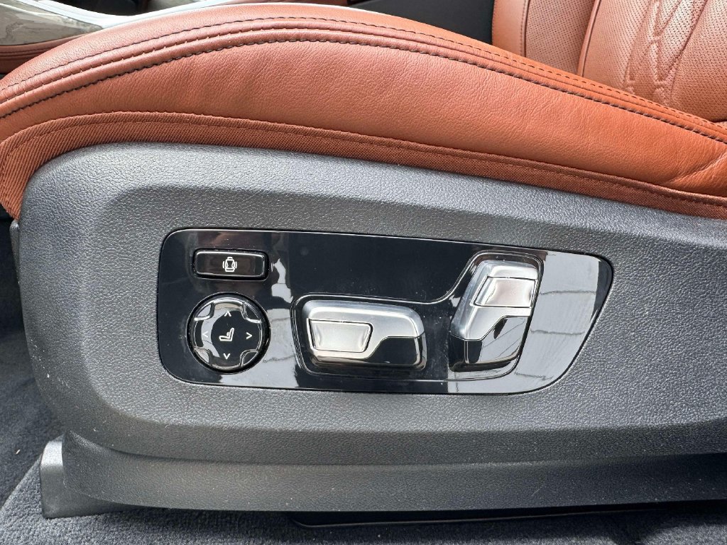 Certified 2024 BMW X7 xDrive40i AWD/4WD image 21