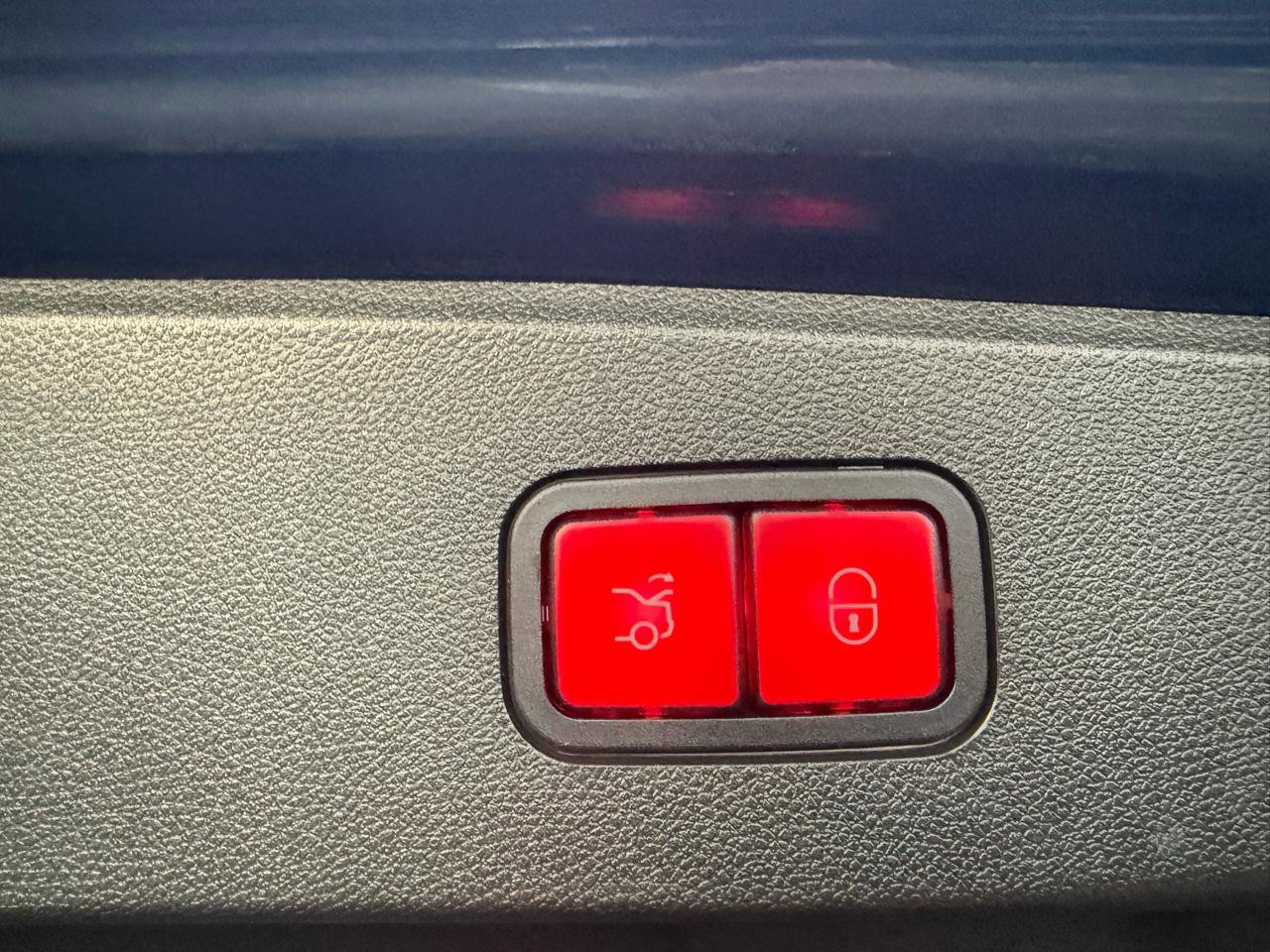 Used 2015 Mercedes-Benz E 350 4MATIC Sedan image 44