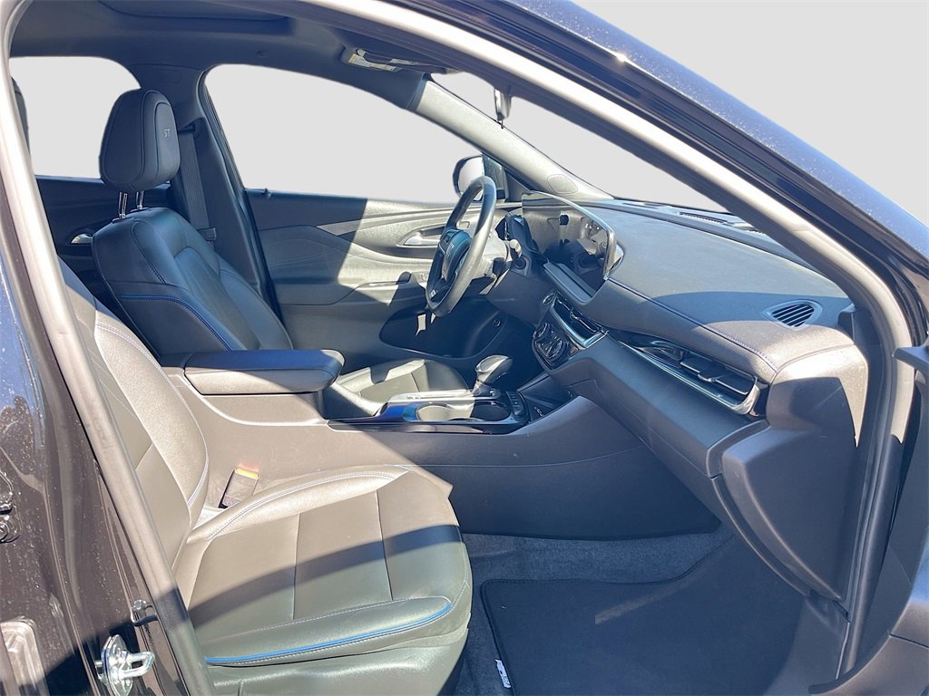 Used 2025 Buick Envista Sport Touring w/ Experience Buick Package image 28