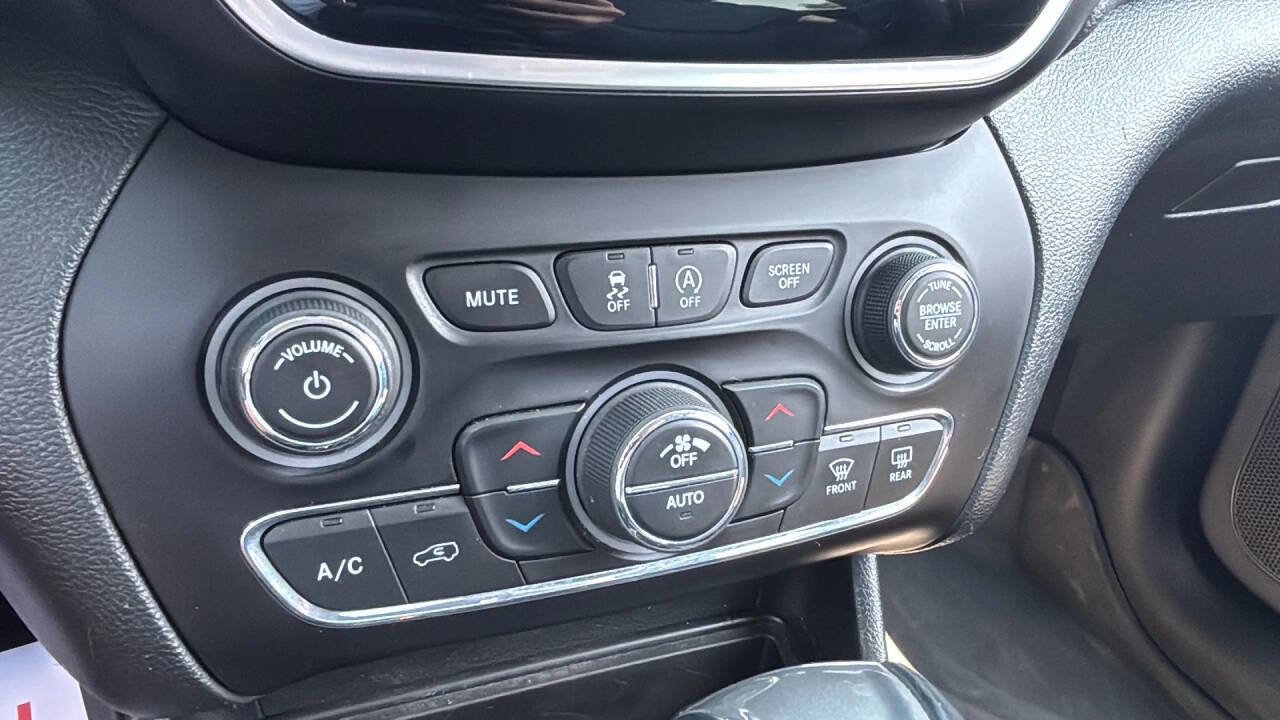 Used 2019 Jeep Cherokee Limited image 18