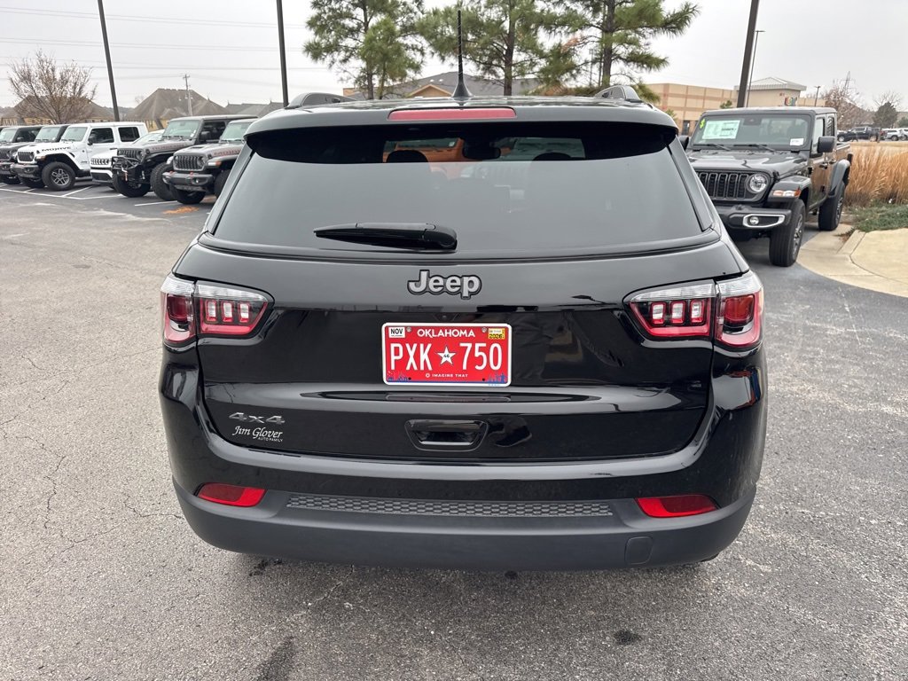 Used 2025 Jeep Compass Latitude w/ Altitude Special Edition image 3