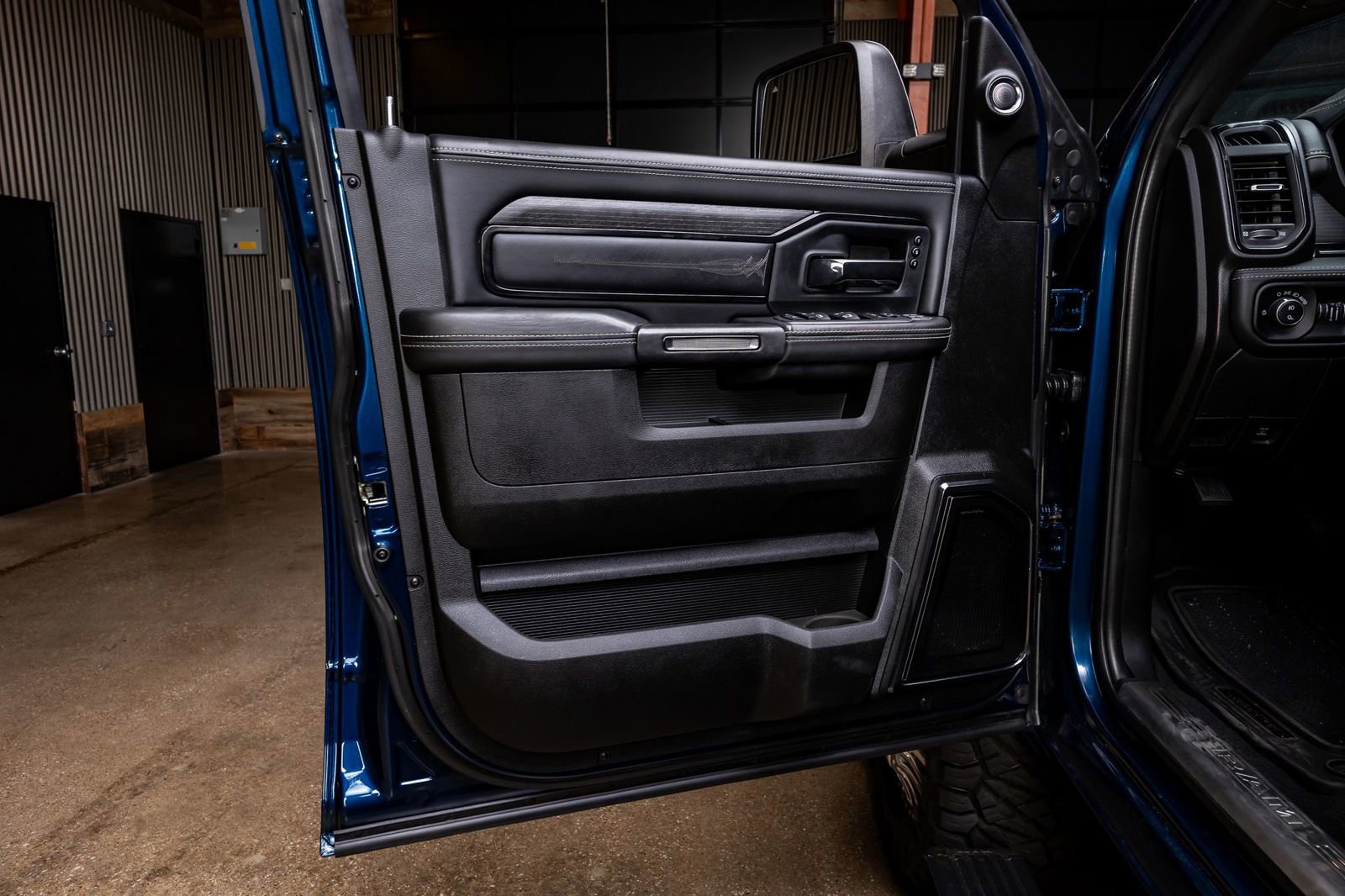 Used 2024 RAM 3500 Limited image 37