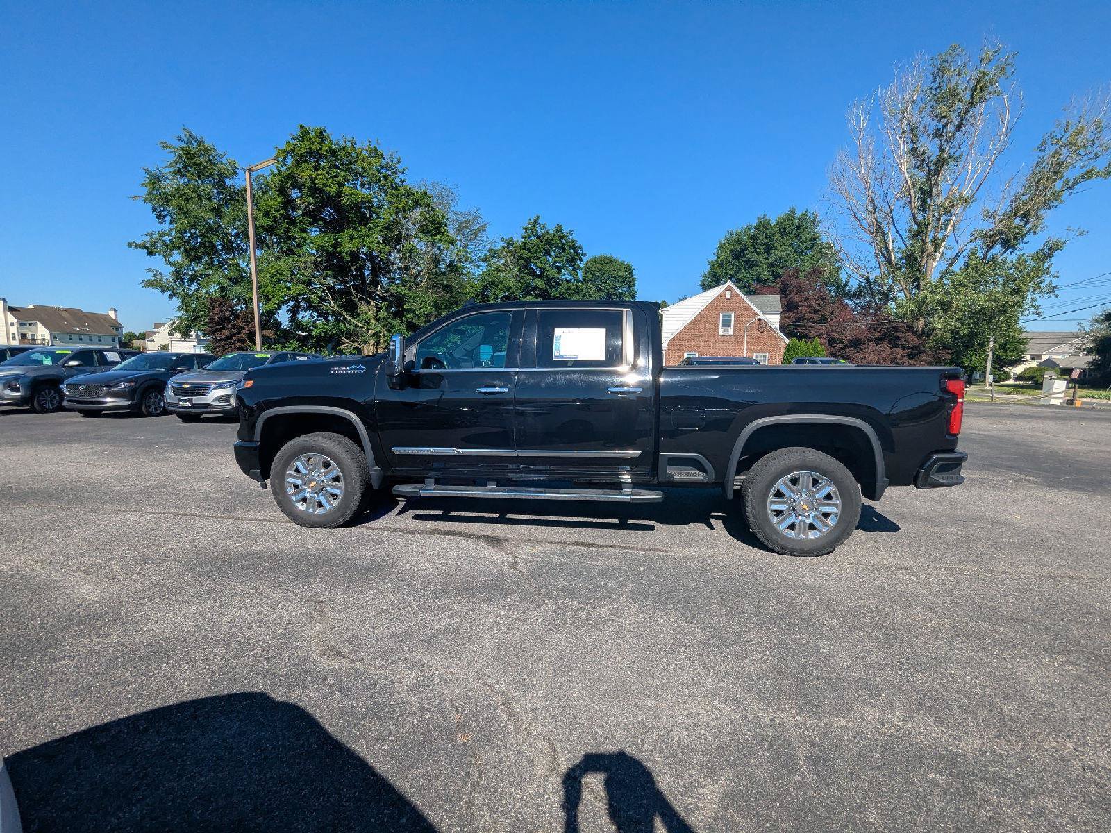 Used 2024 Chevrolet Silverado 2500 High Country w/ Technology Package AWD/4WD image 5