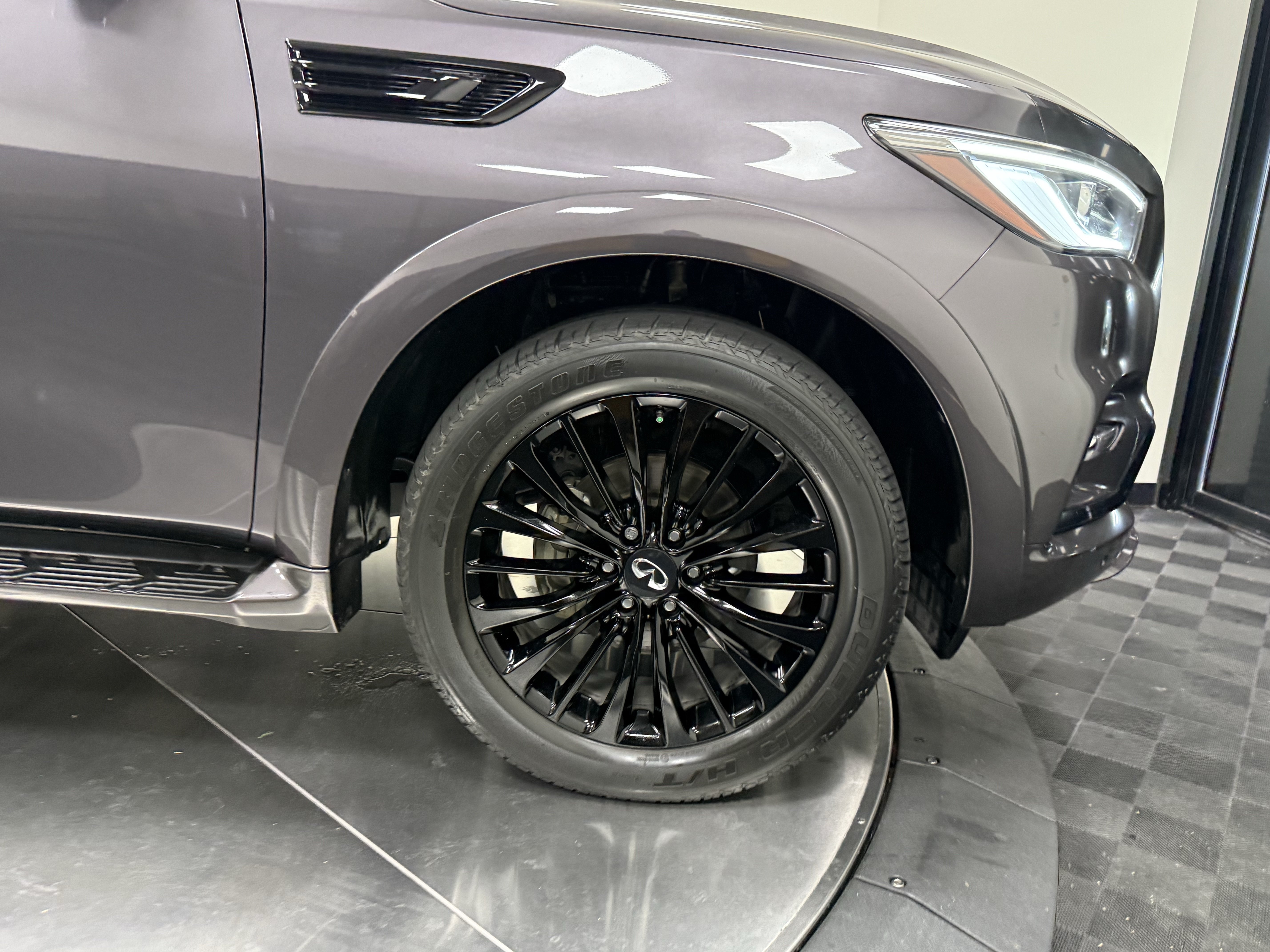 Certified 2023 INFINITI QX80 Sensory w/ Cargo Package RWD image 9