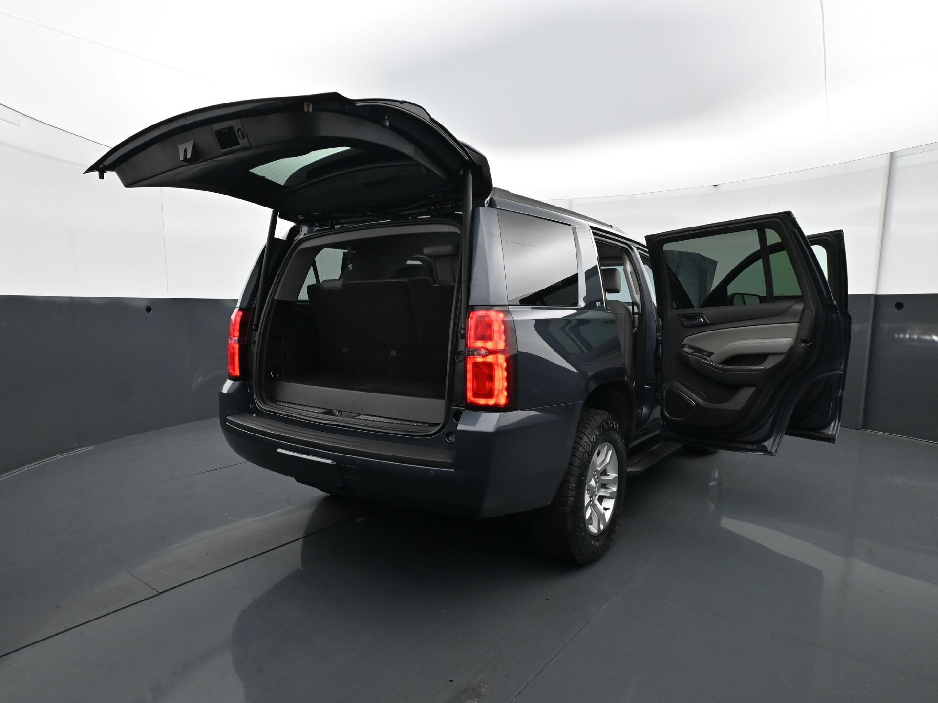 Used 2020 Chevrolet Tahoe LT AWD/4WD image 37