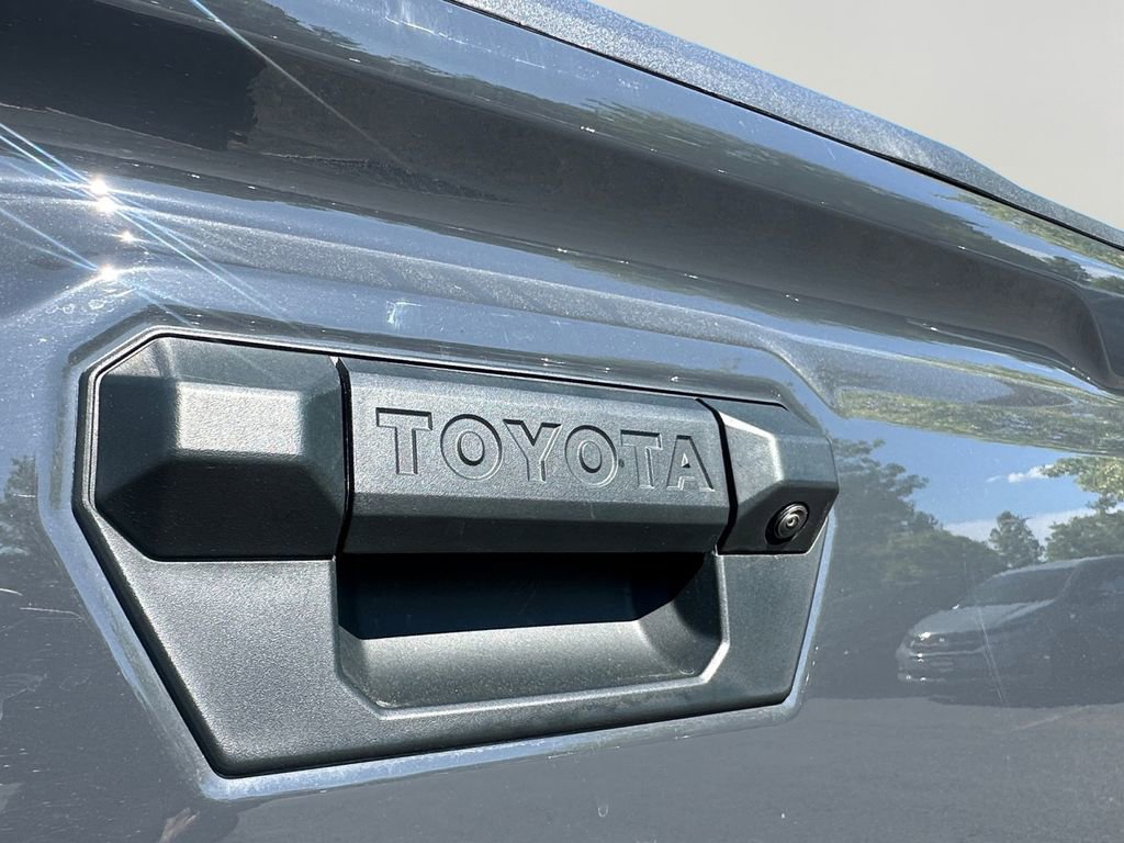 Used 2025 Toyota Tacoma SR w/ SR Upgrade Package AWD/4WD image 30