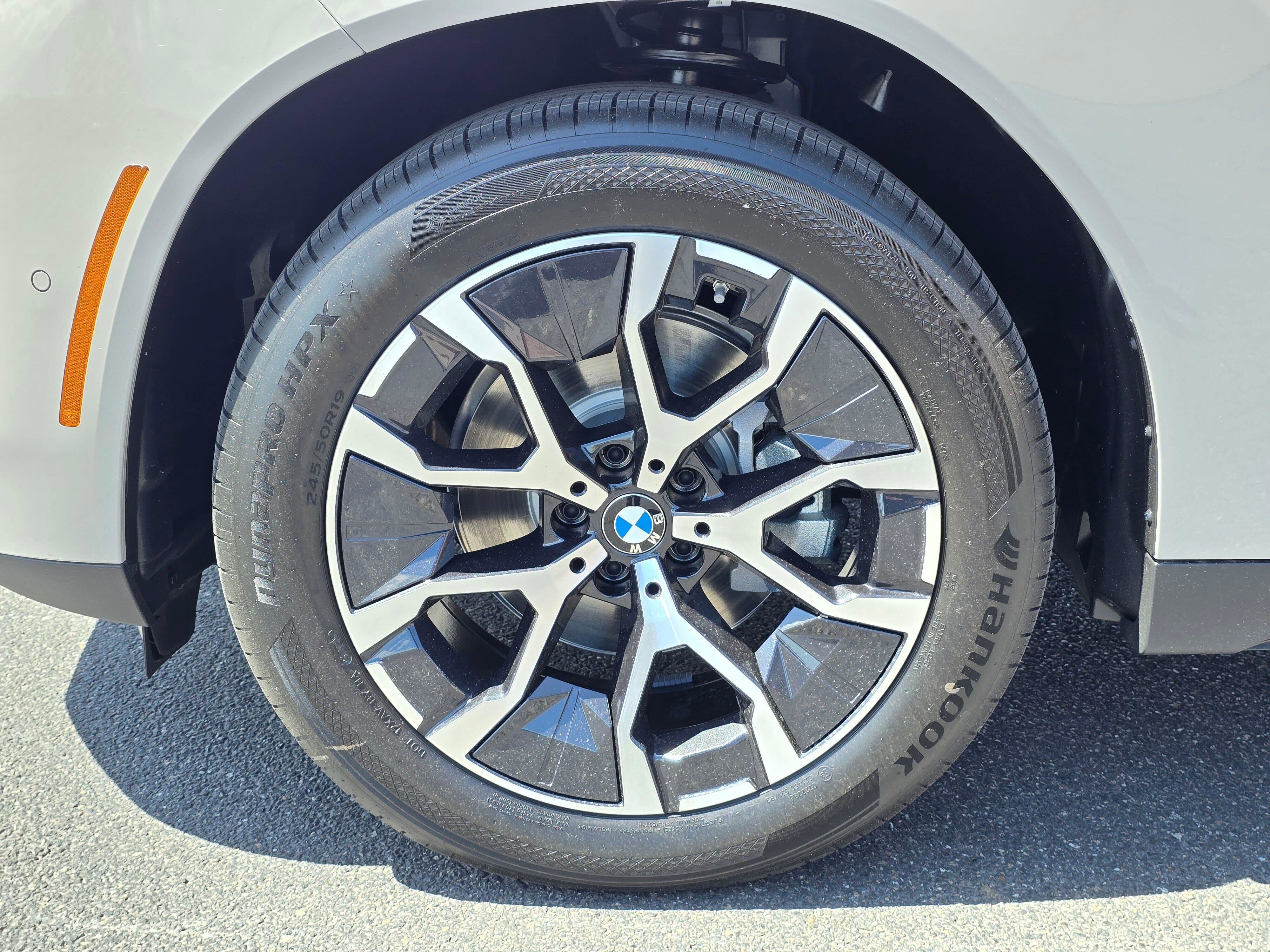 New 2026 BMW X3 xDrive30 w/ Premium Package AWD/4WD image 8