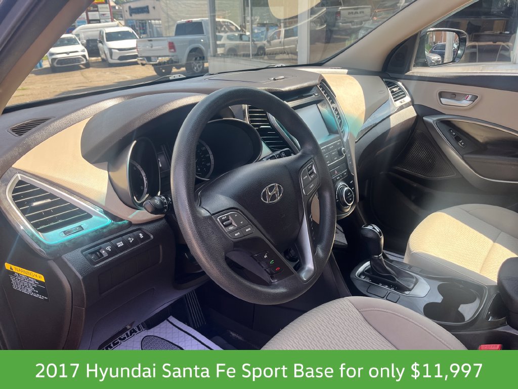 Used 2017 Hyundai Santa Fe Sport FWD image 17
