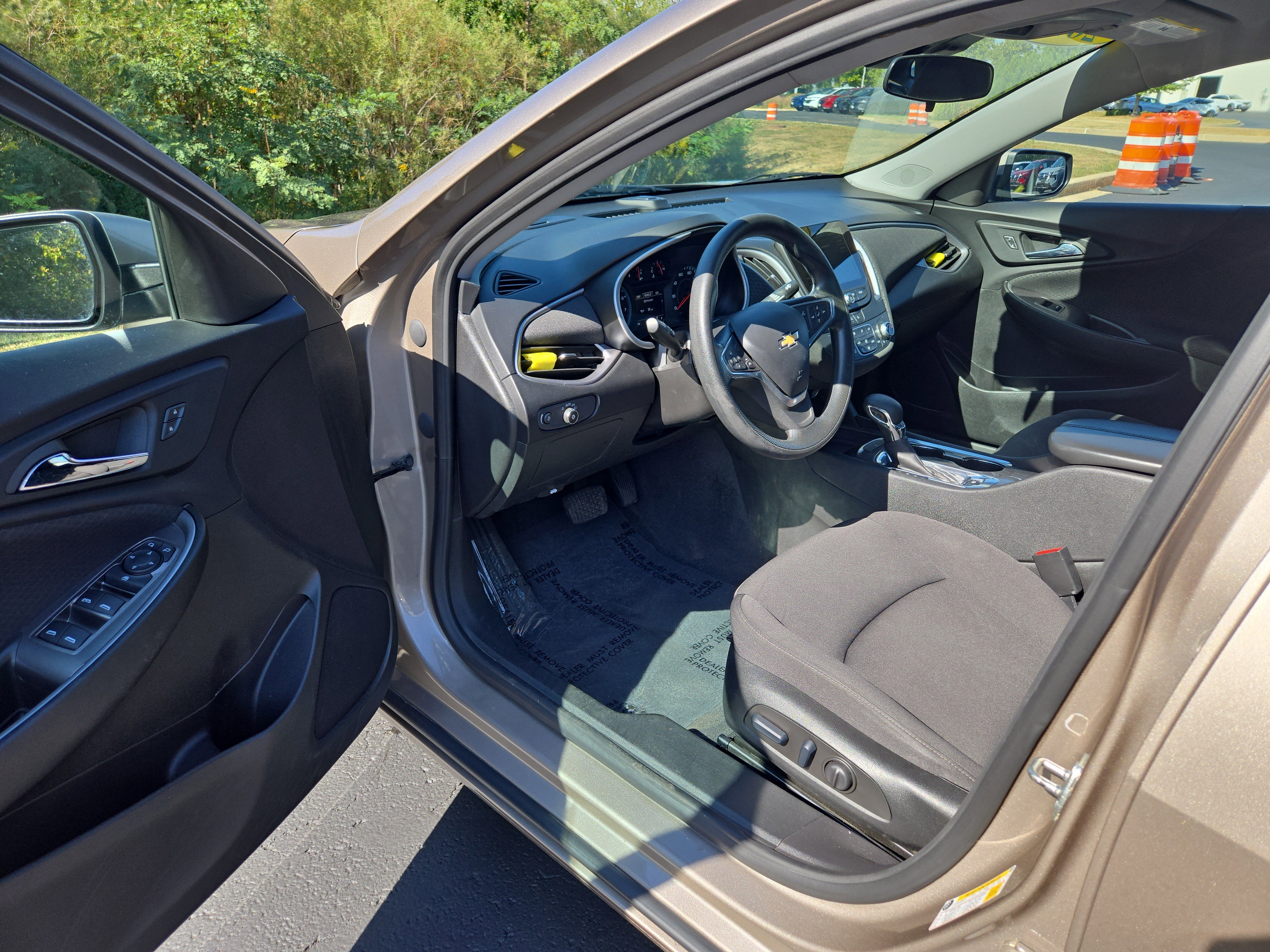 Used 2023 Chevrolet Malibu LT image 11