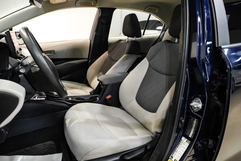 Used 2022 Toyota Corolla LE FWD image 30