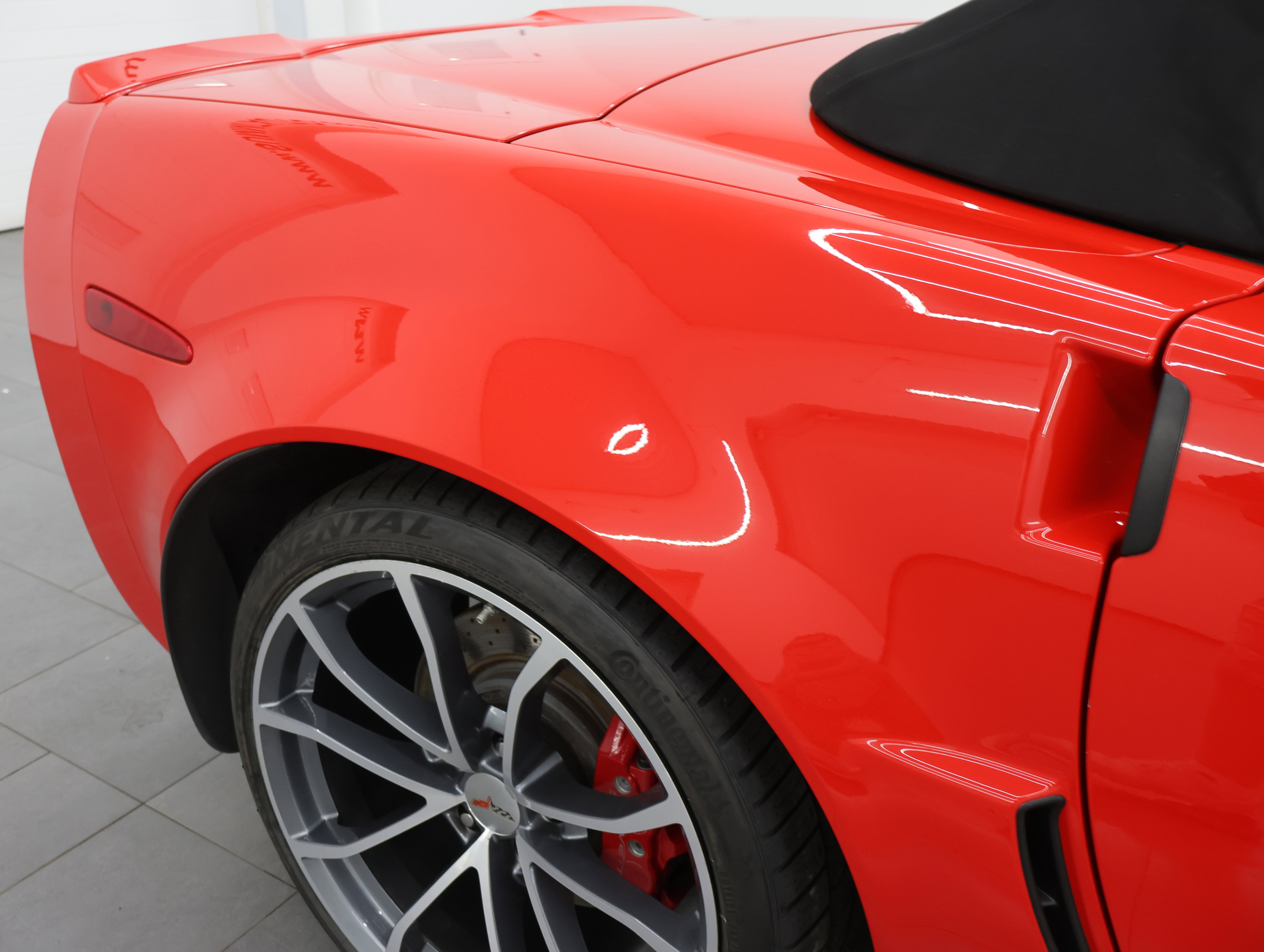 Used 2013 Chevrolet Corvette 427 w/ 1SB Preferred Equipment Group RWD image 23