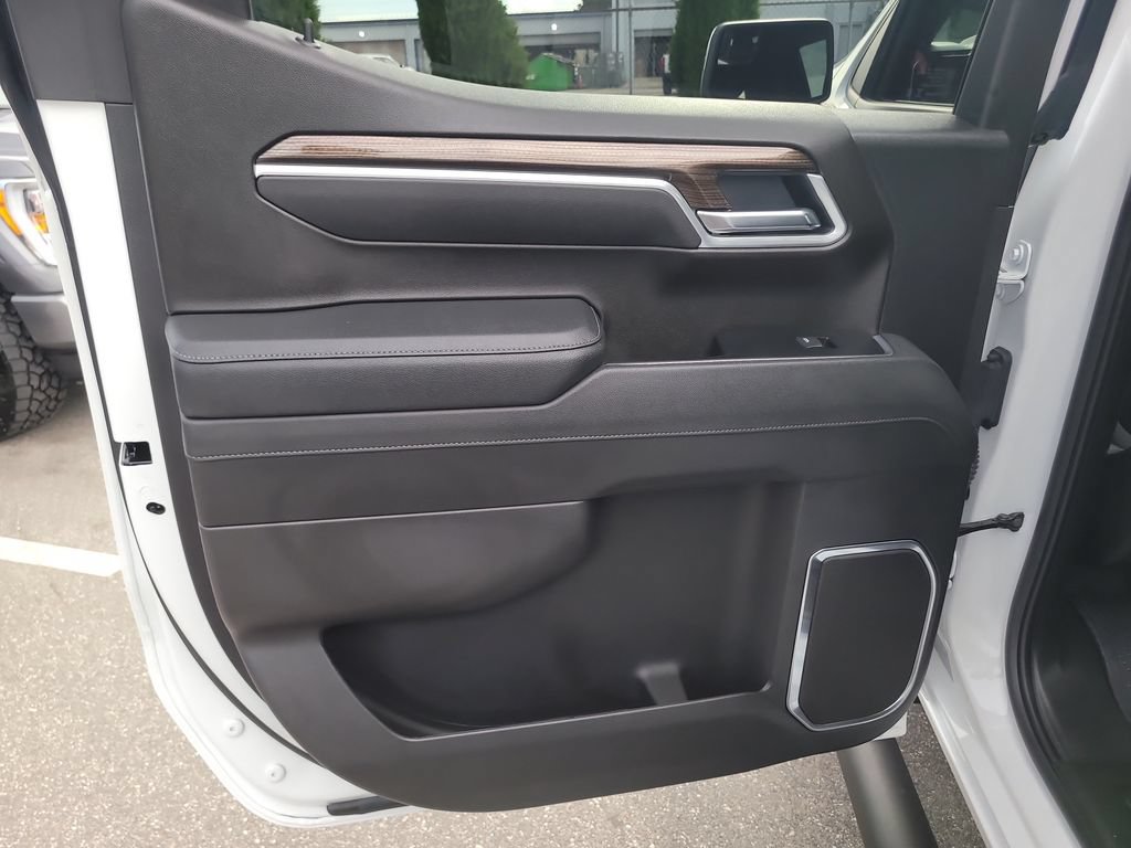 Used 2026 Chevrolet Silverado 1500 RST w/ RST Select Package RWD image 11
