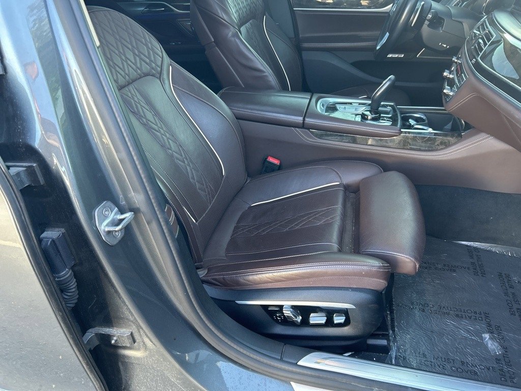 Used 2017 BMW 740i xDrive image 13