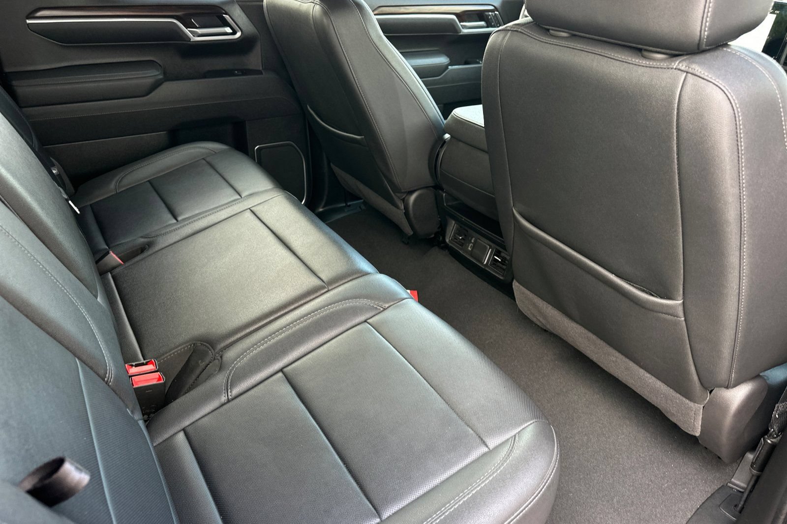 Used 2025 GMC Sierra 1500 SLT AWD/4WD image 18