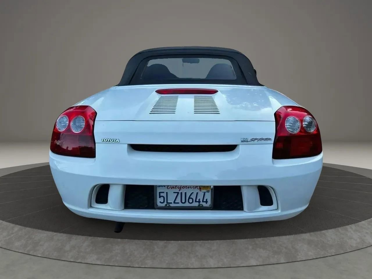 Used 2005 Toyota MR2 image 10