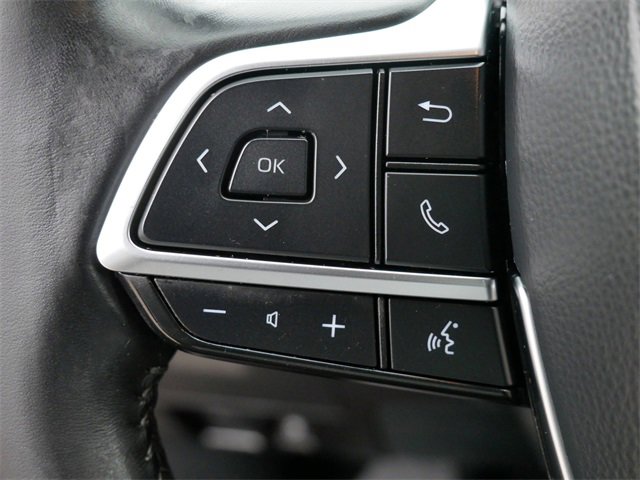 Used 2020 Toyota Highlander LE image 18