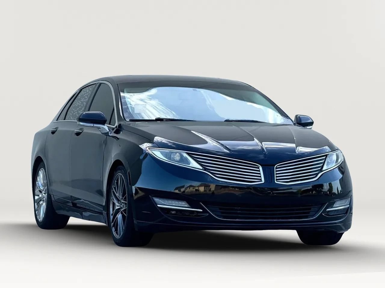 Used 2013 Lincoln MKZ FWD image 1