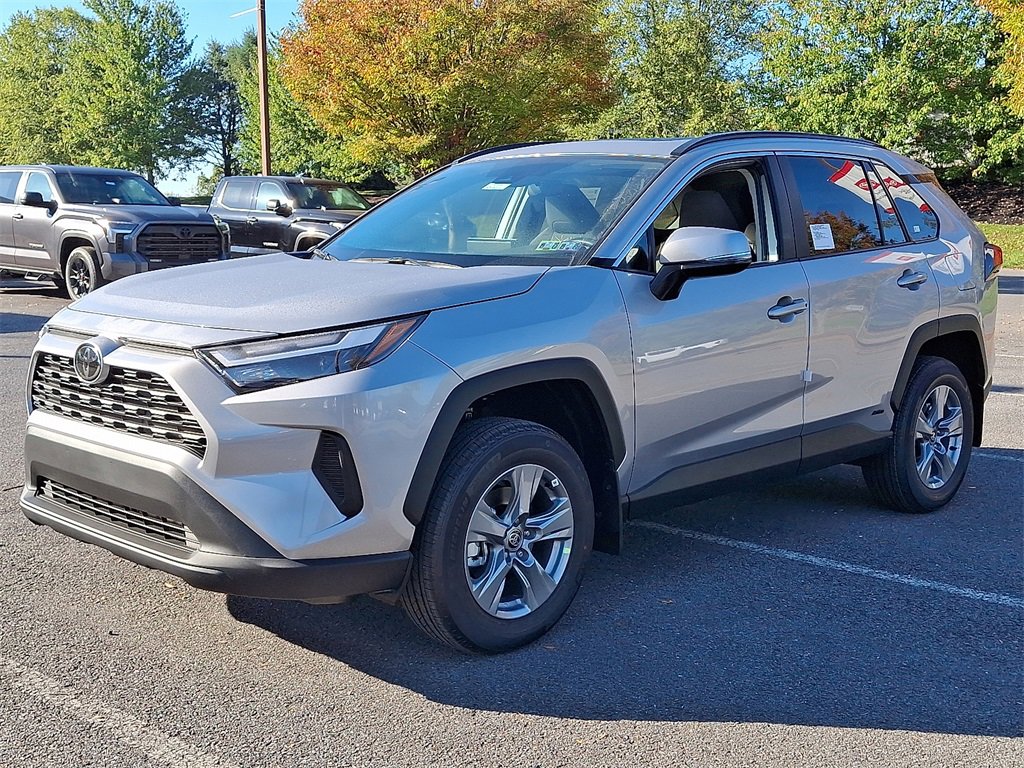 New 2025 Toyota RAV4 XLE video 2