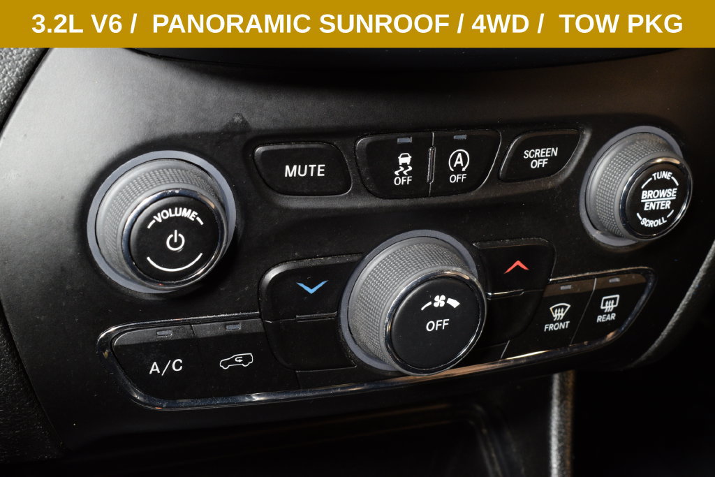 Used 2022 Jeep Cherokee Latitude w/ Sun & Sound Group AWD/4WD image 26