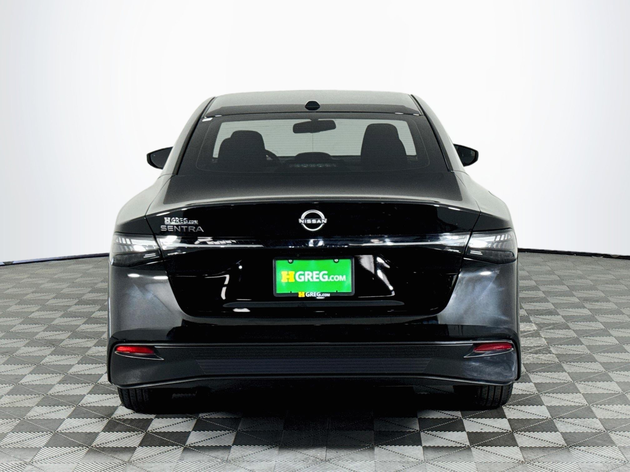Used 2026 Nissan Sentra SV w/ SV Convenience Package FWD image 7