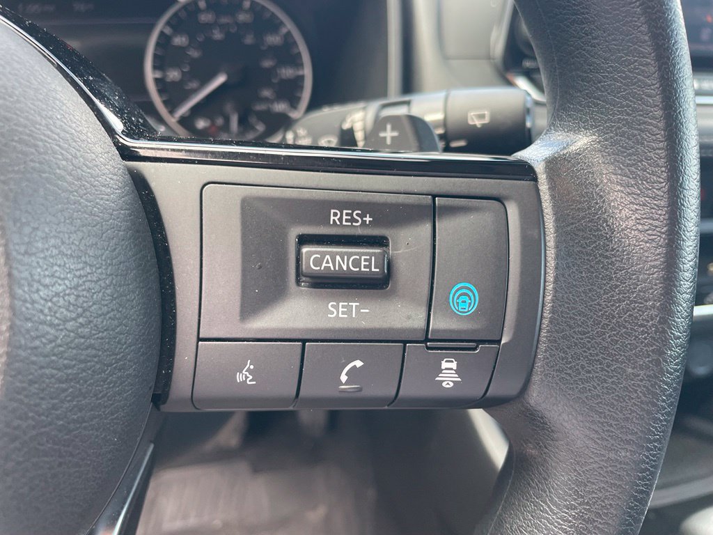 Used 2023 Nissan Rogue SV FWD image 9