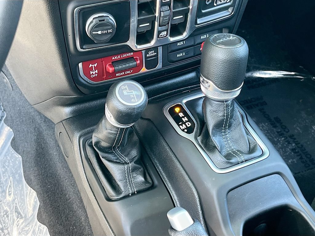 Certified 2025 Jeep Gladiator Sport AWD/4WD image 17