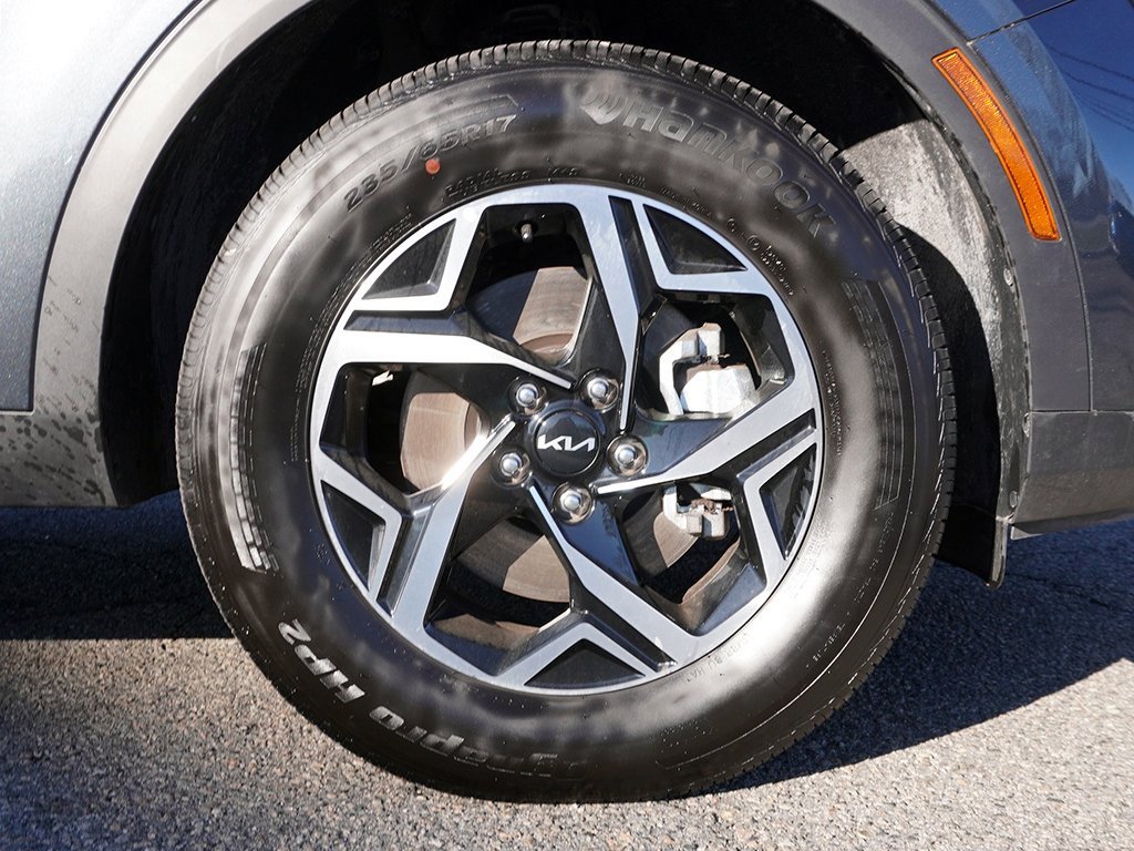 Used 2025 Kia Sportage LX image 19