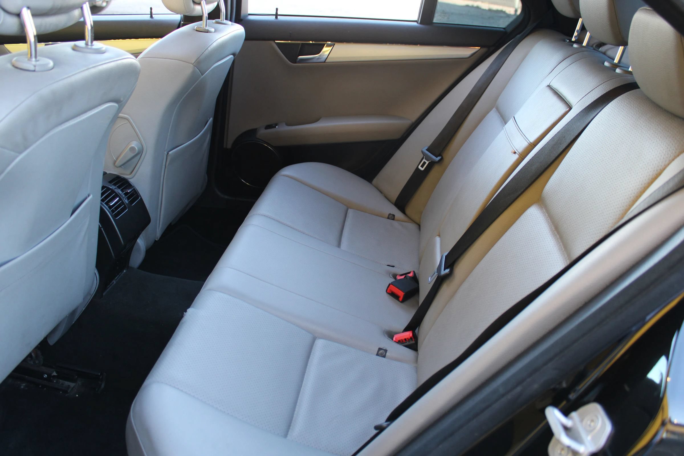 Used 2008 Mercedes-Benz C 300 Sedan image 27