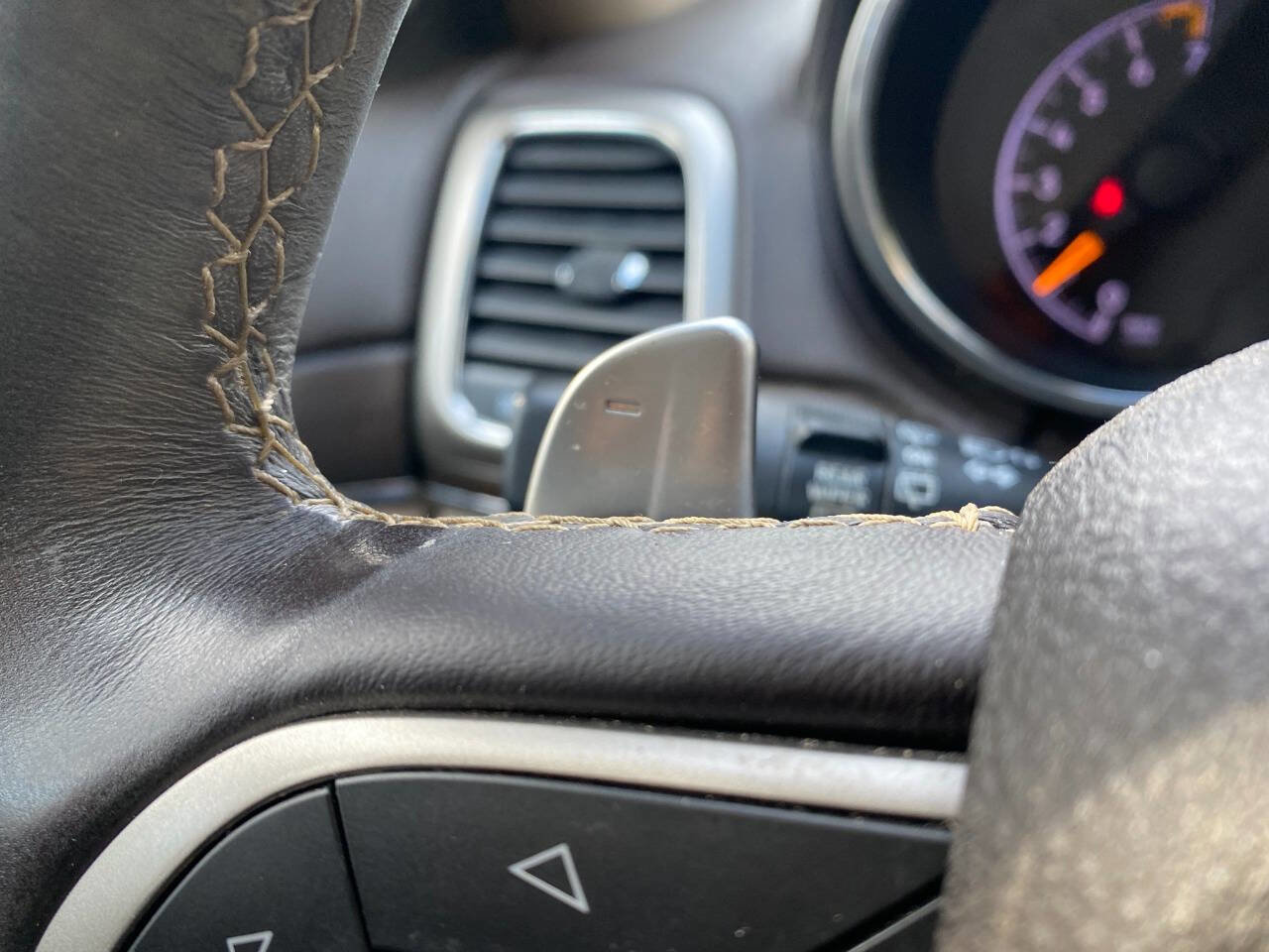 Used 2017 Jeep Grand Cherokee Overland image 28