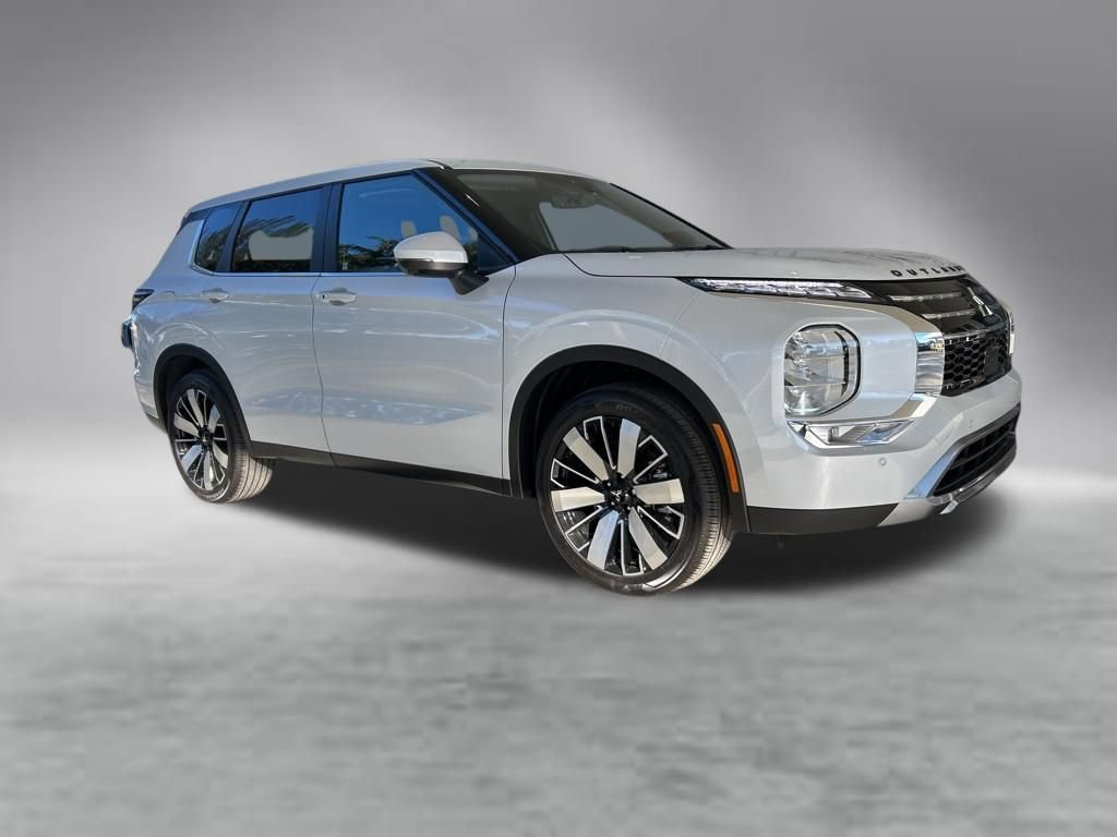 New 2026 Mitsubishi Outlander SE FWD image 2