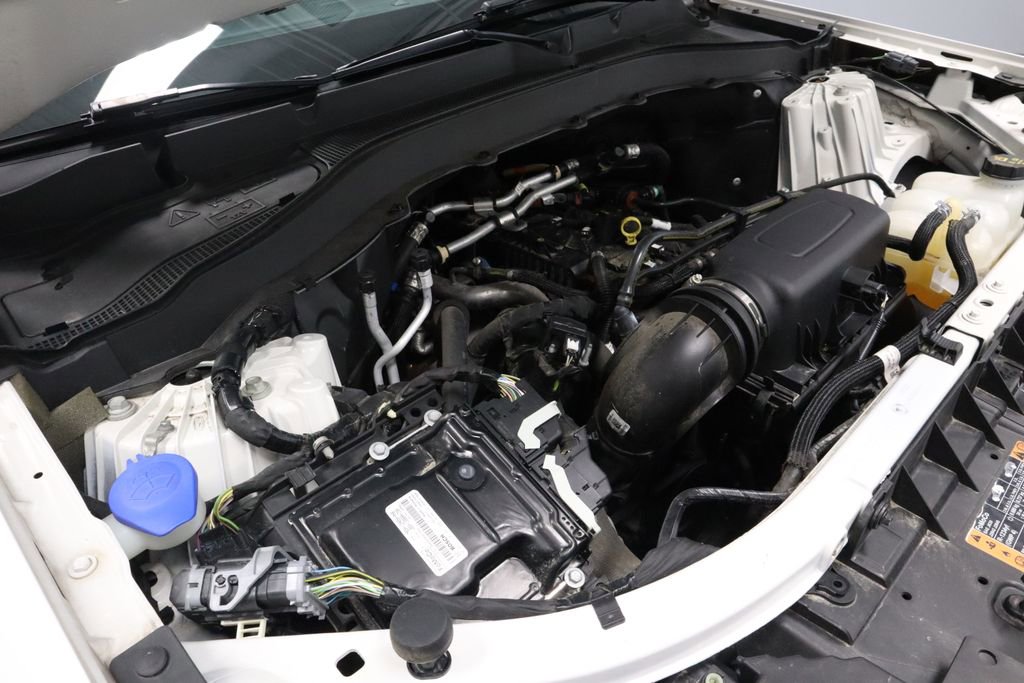 Certified 2022 Ford Explorer XLT w/ Equipment Group 202A image 15