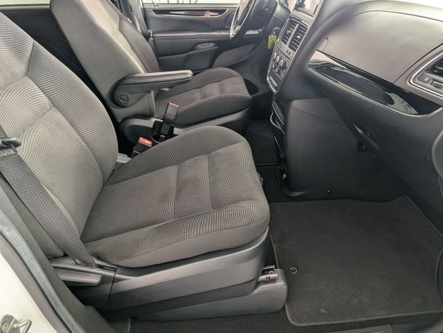Used 2020 Dodge Grand Caravan SE FWD image 30