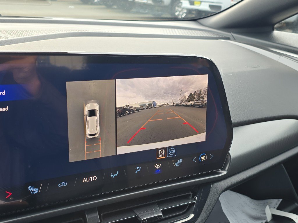 New 2026 Chevrolet Equinox EV RS AWD/4WD image 29