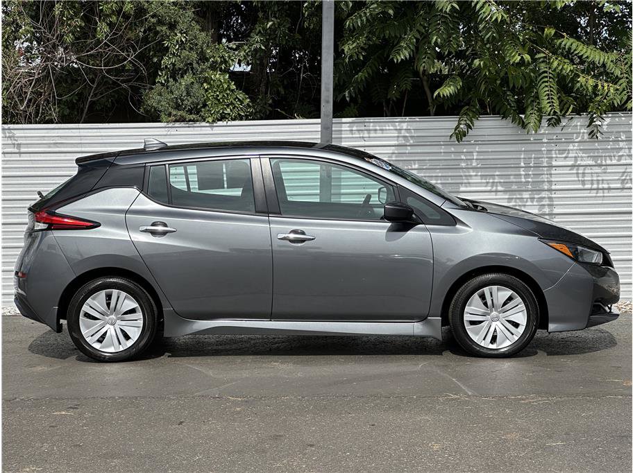 Used 2025 Nissan Leaf S FWD image 13