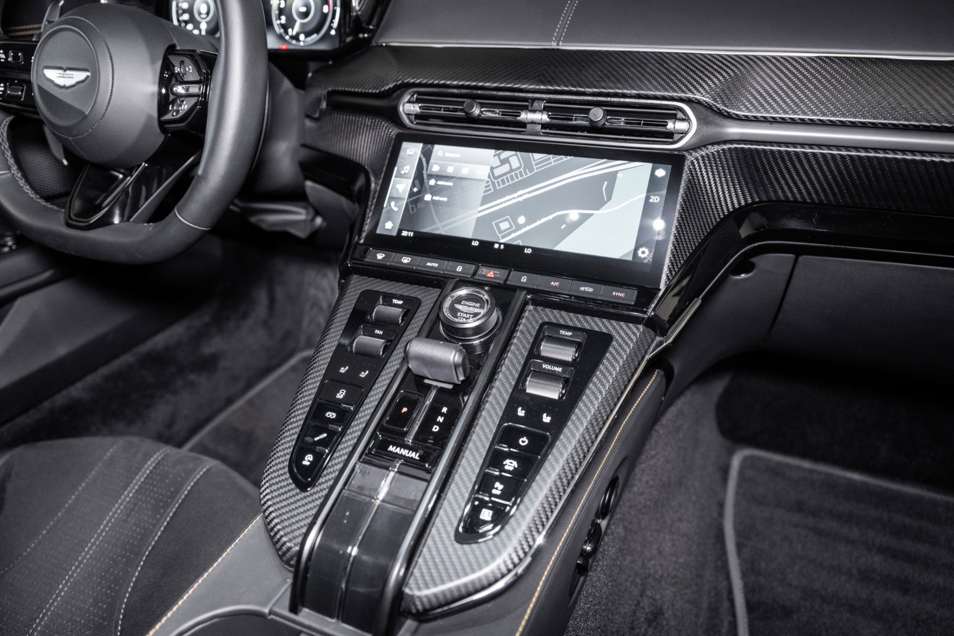 Used 2025 Aston Martin V8 Vantage Coupe image 20